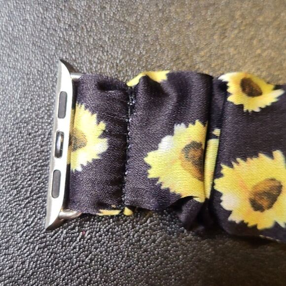 Apple Watch bans 🌻 Sunflower 🌻 - Picture 3 of 4